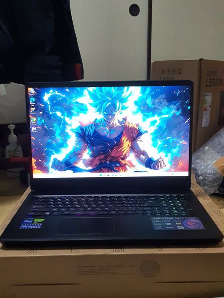 PASS LAPTOP Msi Gp77 Vector gaming fullbox ngoại hình 99% nguyên tem void
